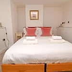Self Catering - The Valley Gardens View
