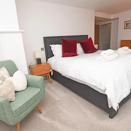 Valley Gardens View - Ground Floor Duplex - Patio *
