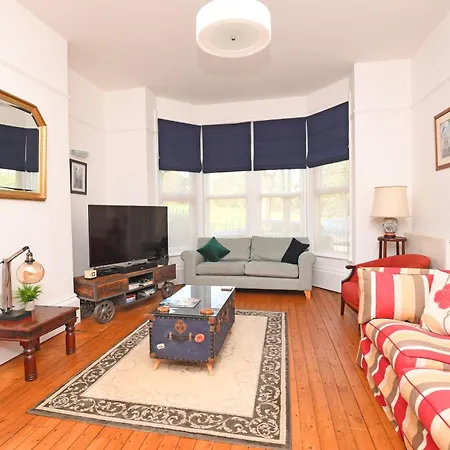 Valley Gardens View - Ground Floor Duplex - Patio Apartment
