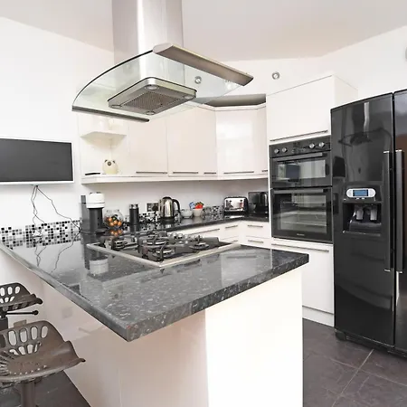 Valley Gardens View - Ground Floor Duplex - Patio Apartment Harrogate