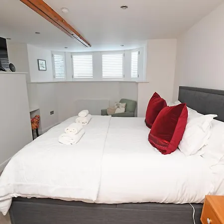 Valley Gardens View - Ground Floor Duplex - Patio *