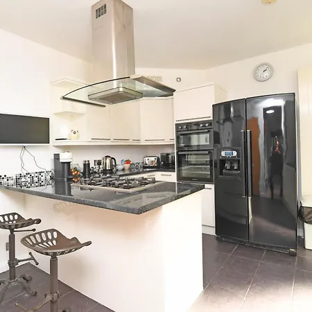 Valley Gardens View - Ground Floor Duplex - Patio Apartment