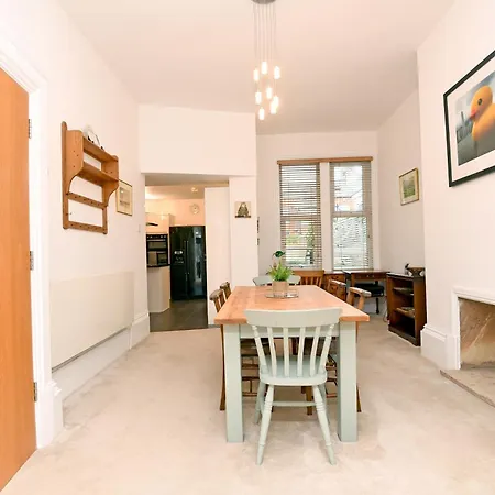 Self Catering - The Valley Gardens View